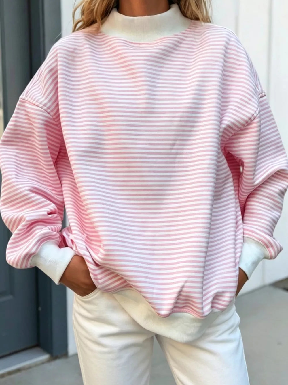 sweatshirt featuring striped in white with 95% cotton, 5% elastane Care instructions: Machine wash cold texture
