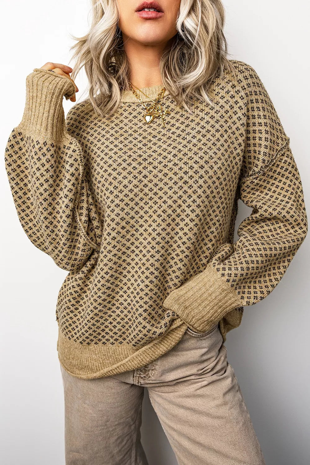 camel pullover sweater with geometric and round neck