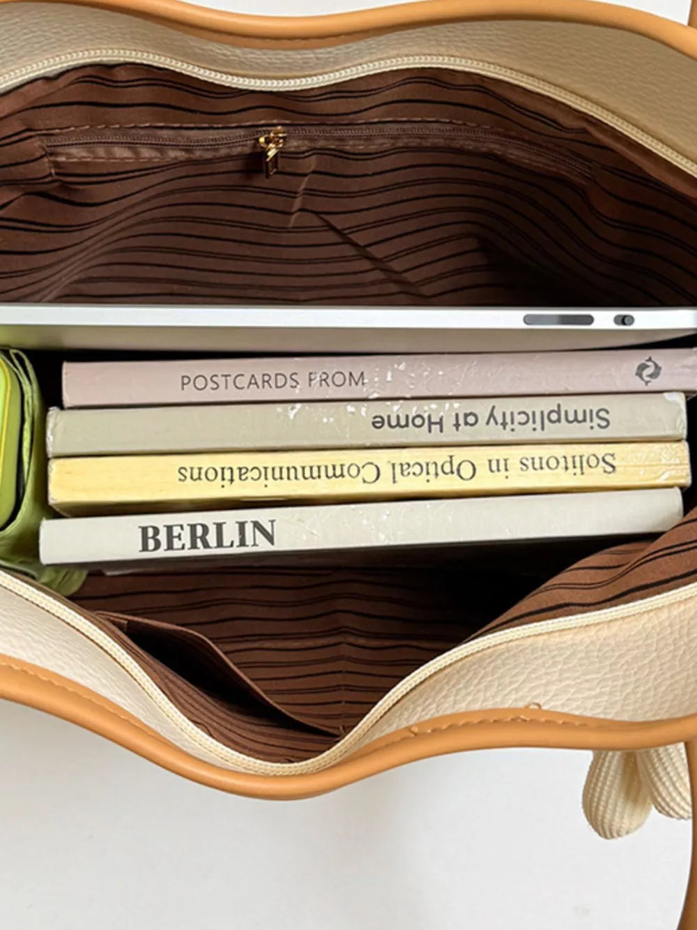 handbag in Brown with null and null