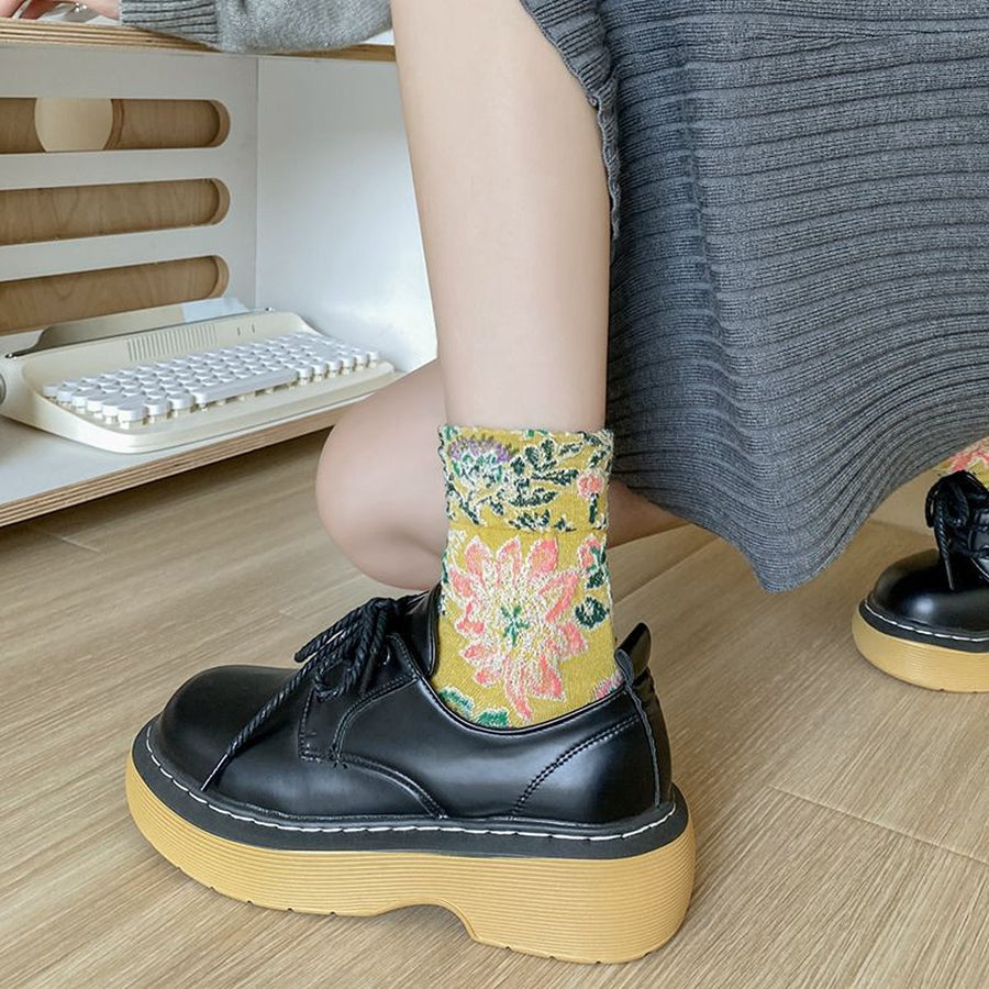 socks in Yellow