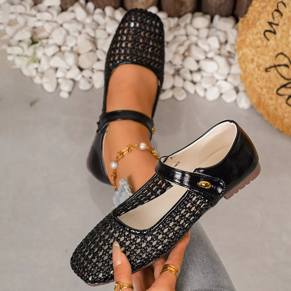 brown flats with not applicable and snap