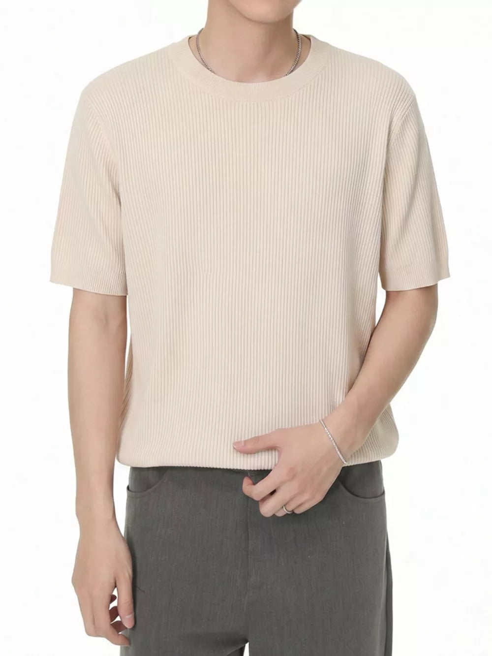cream t-shirt with striped and crew neck