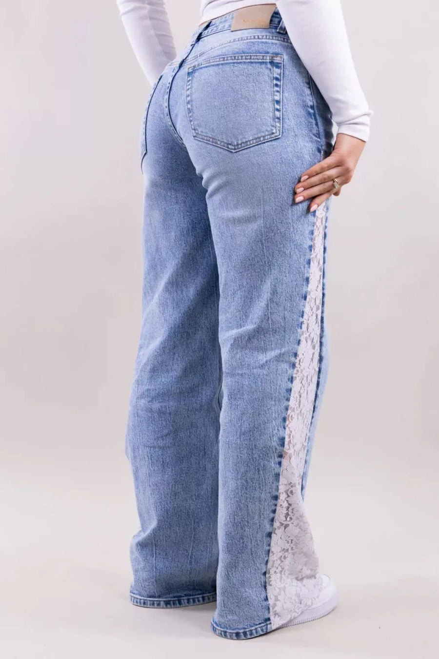 wide-leg jeans in Light with floral and lace detail