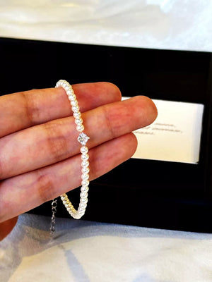 Adjustable Synthetic Pearl Bracelet in silver with adjustable