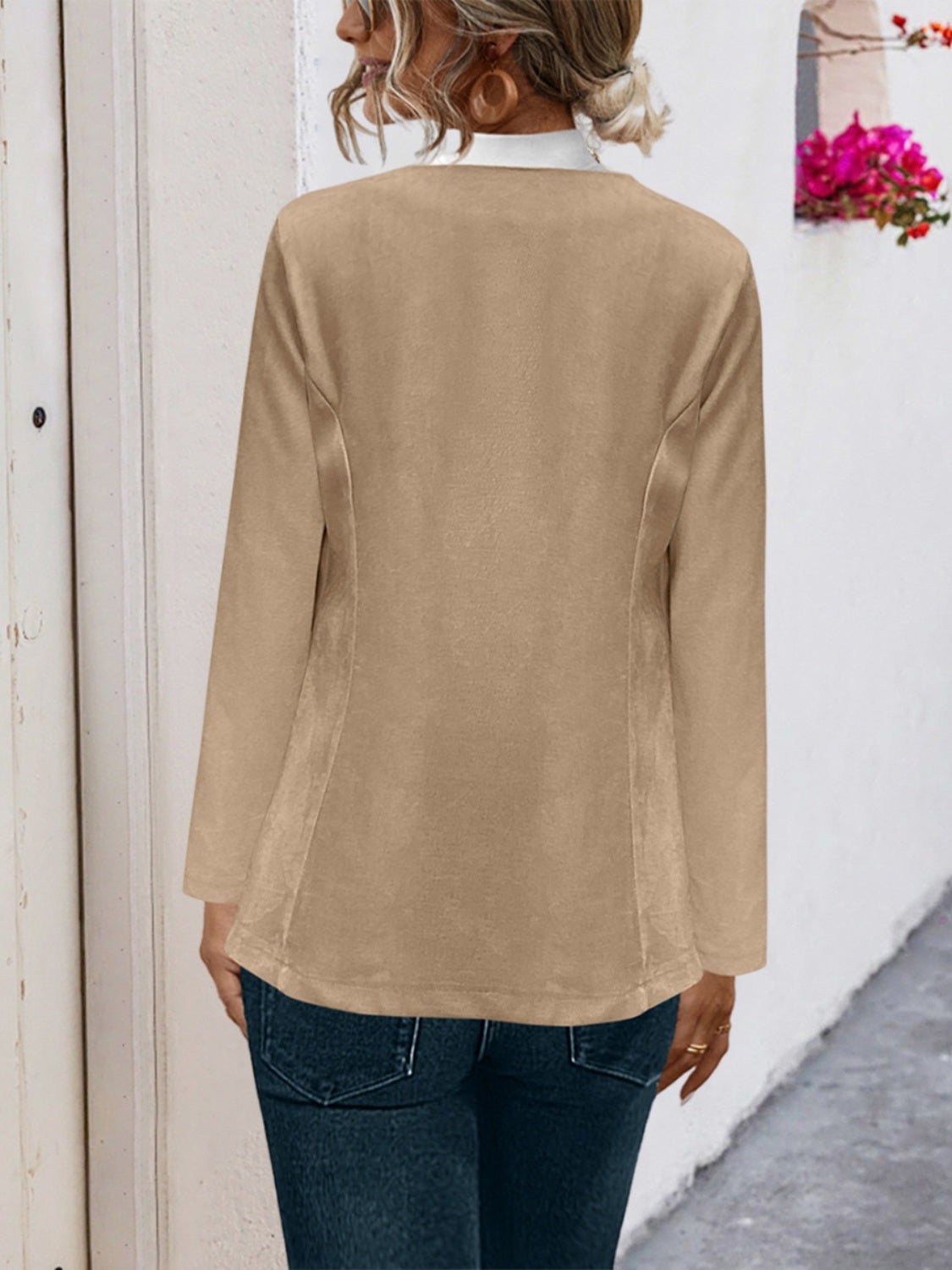 Camel suede-effect open front blazer with long sleeves and a relaxed fit.