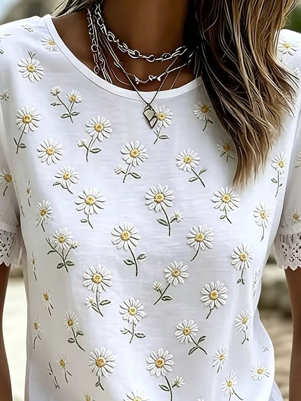 Plus Size Daisy Lace Puff Sleeve T-shirt in White