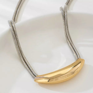 Two-tone 18k Gold-plated Curved Pendant Necklace in gold with two-tone