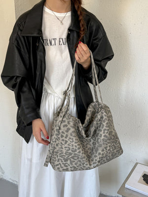 tote in Black with leopard and shoulder strap