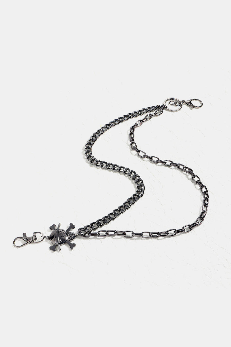 Black alloy wallet chain with skull and crossbones charm and lobster clasps.