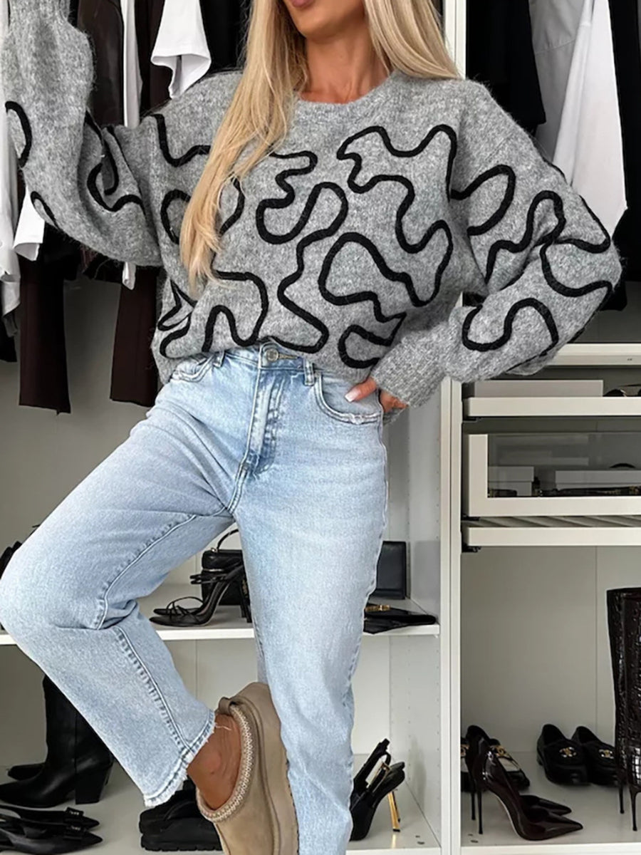 White oversized pullover sweater with round neck
