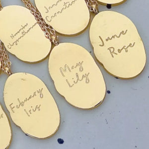 style four necklace with clasp and floral