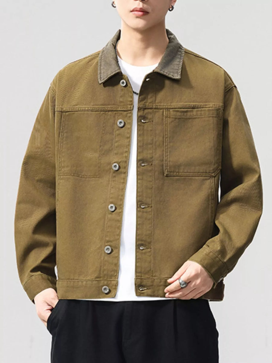 Casual two-tone collar jacket in khaki with button front and chest pockets.