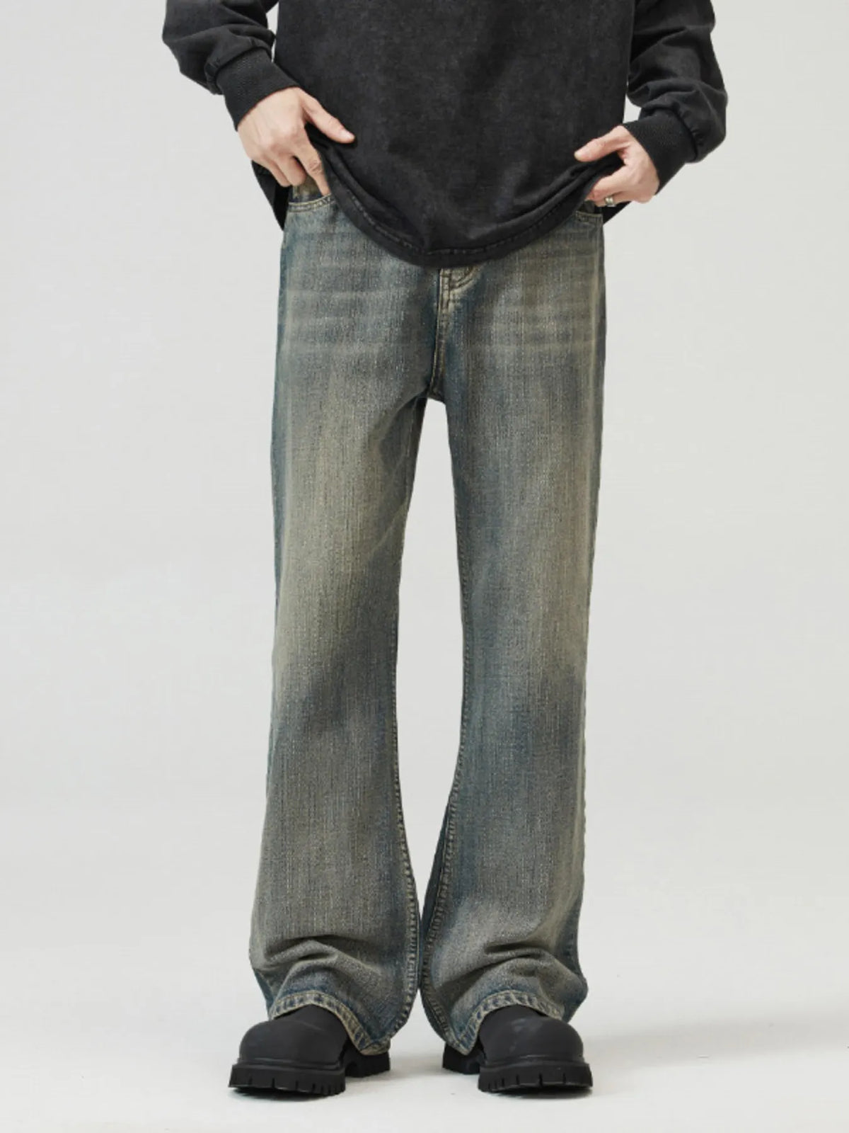 Vintage wash wide-leg denim jeans with a comfortable fit.