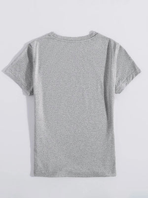 Gray t-shirt with short sleeves and crew neck, 100% polyester.