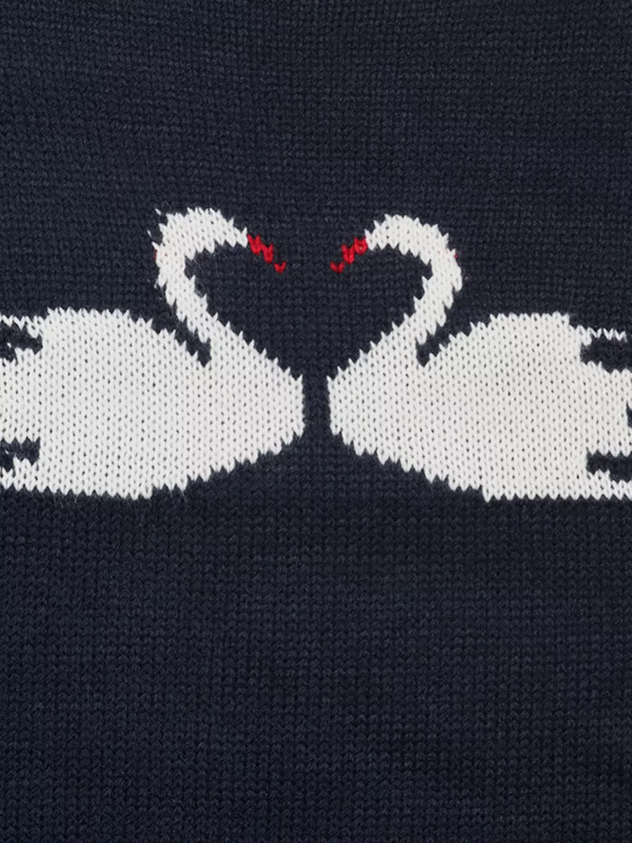 classic pullover sweater in Navy with crew neck