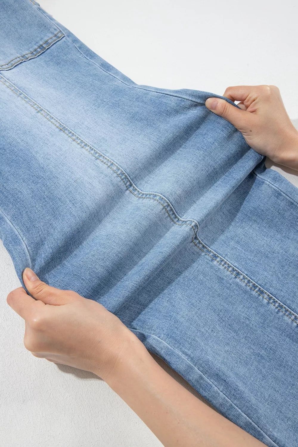 wide-leg jeans in Light Blue