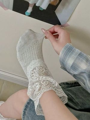 Gray socks with ankle-length and elastic