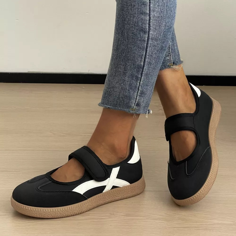Round Toe Slip-on Flats in White