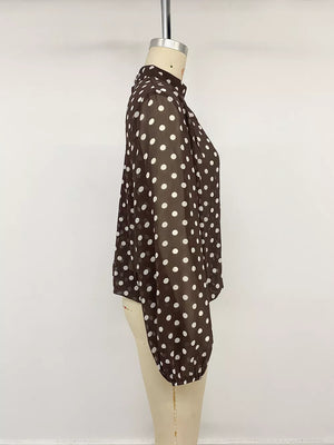 blouse in white with polka dot and buttoned