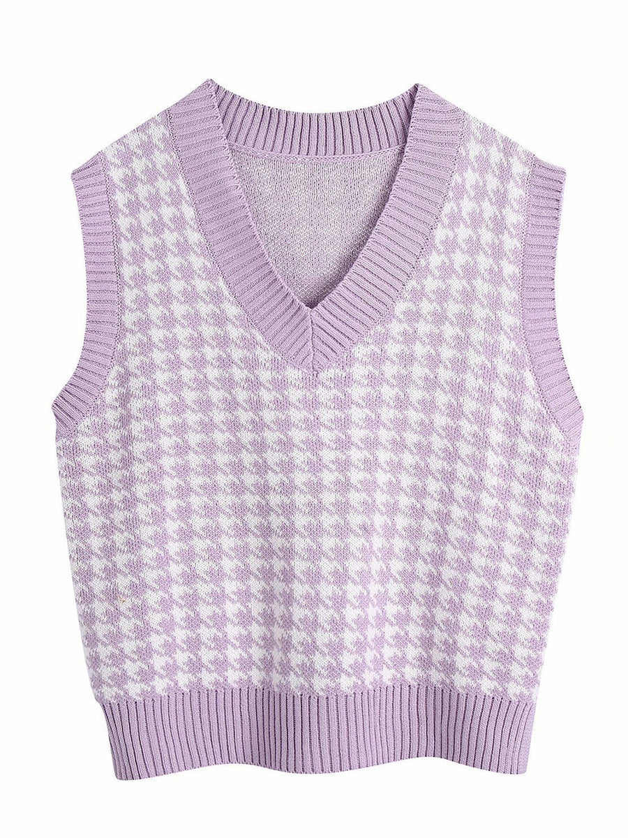 Houndstooth knit V-neck tank top in lavender and white with ribbed trim.