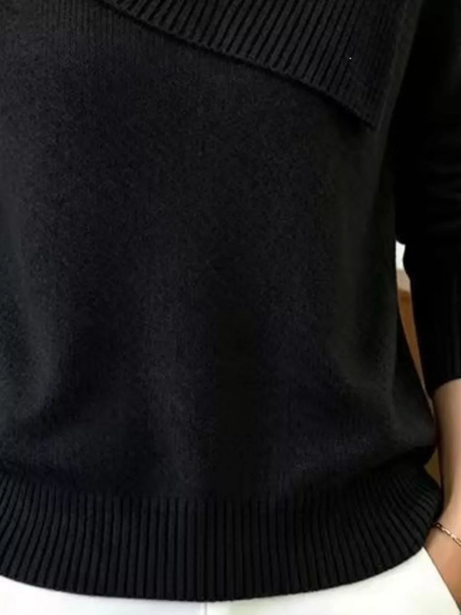 classic pullover sweater in Red with collared