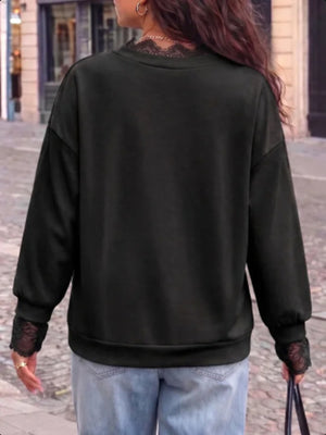 bohemian sweatshirt in Black with v-neck