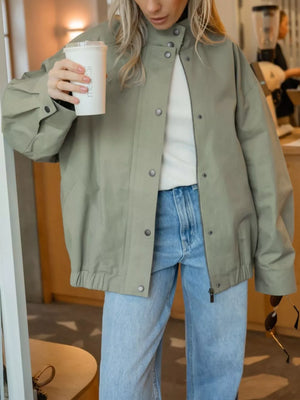 bomber jacket in navy blue with buttoned and hip-length