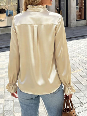 classic blouse in White with collared