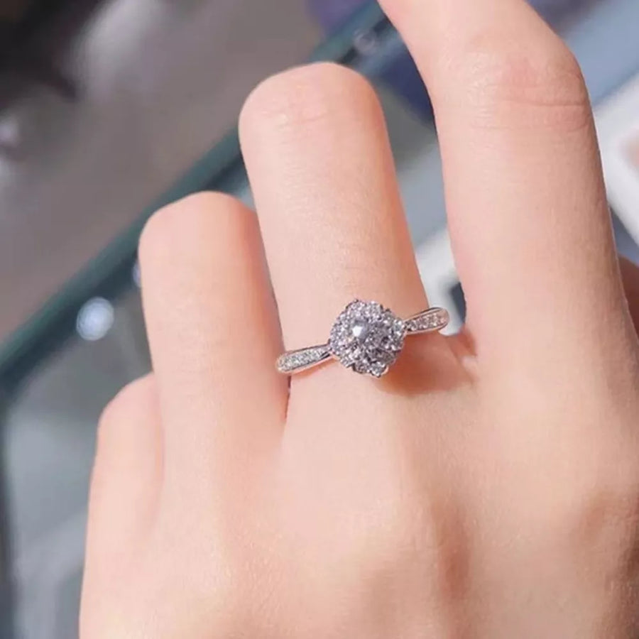 925 sterling silver,Moissanite Carat weight: 1ct Care instructions: Avoid wearin ring in Silver with fitted silhouette