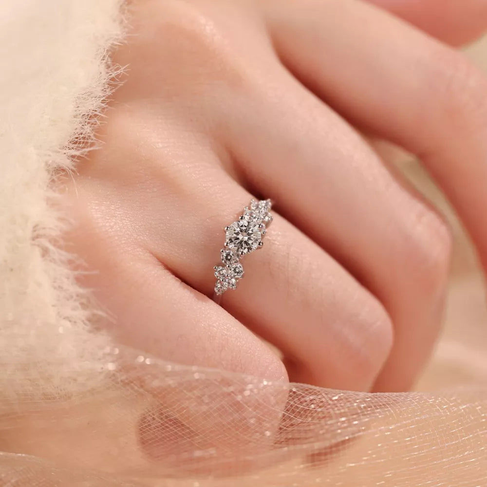 ring in silver featuring moissanite stones and fitted fit