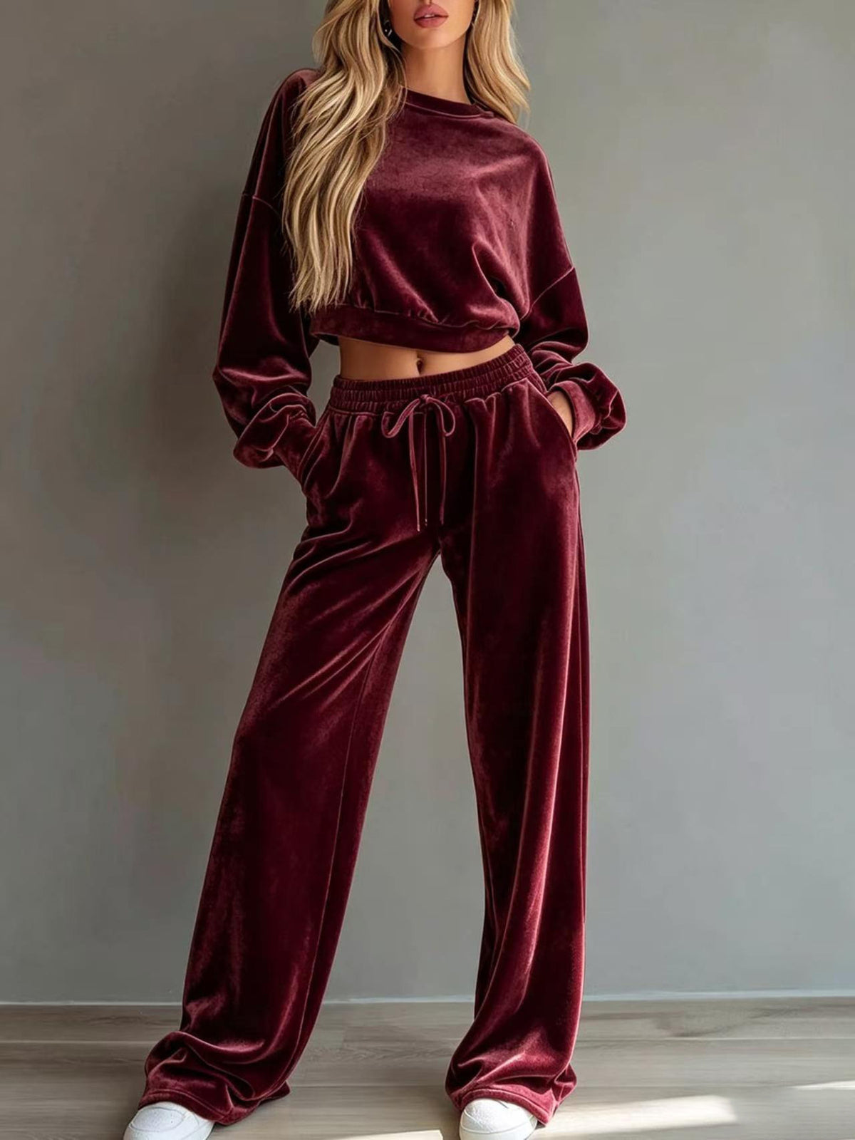 lounge set in Burgundy with crew neck and long sleeve