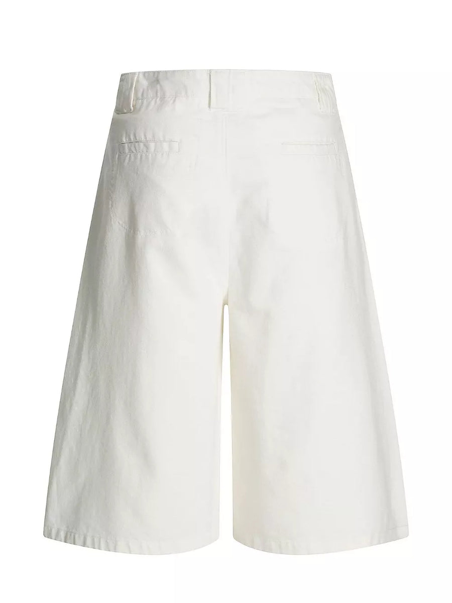White wide-leg capri trousers with back pockets and a casual fit.