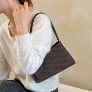 shoulder bag in Purple with woven and woven texture