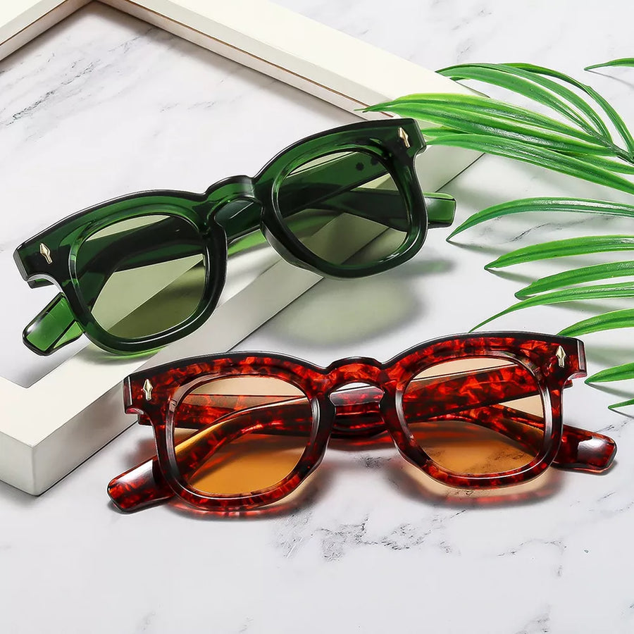 dark green sunglasses with tortoiseshell and N/A