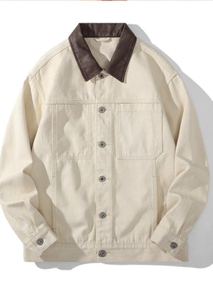 Casual two-tone collar jacket in khaki cotton with buttoned front and chest pockets.