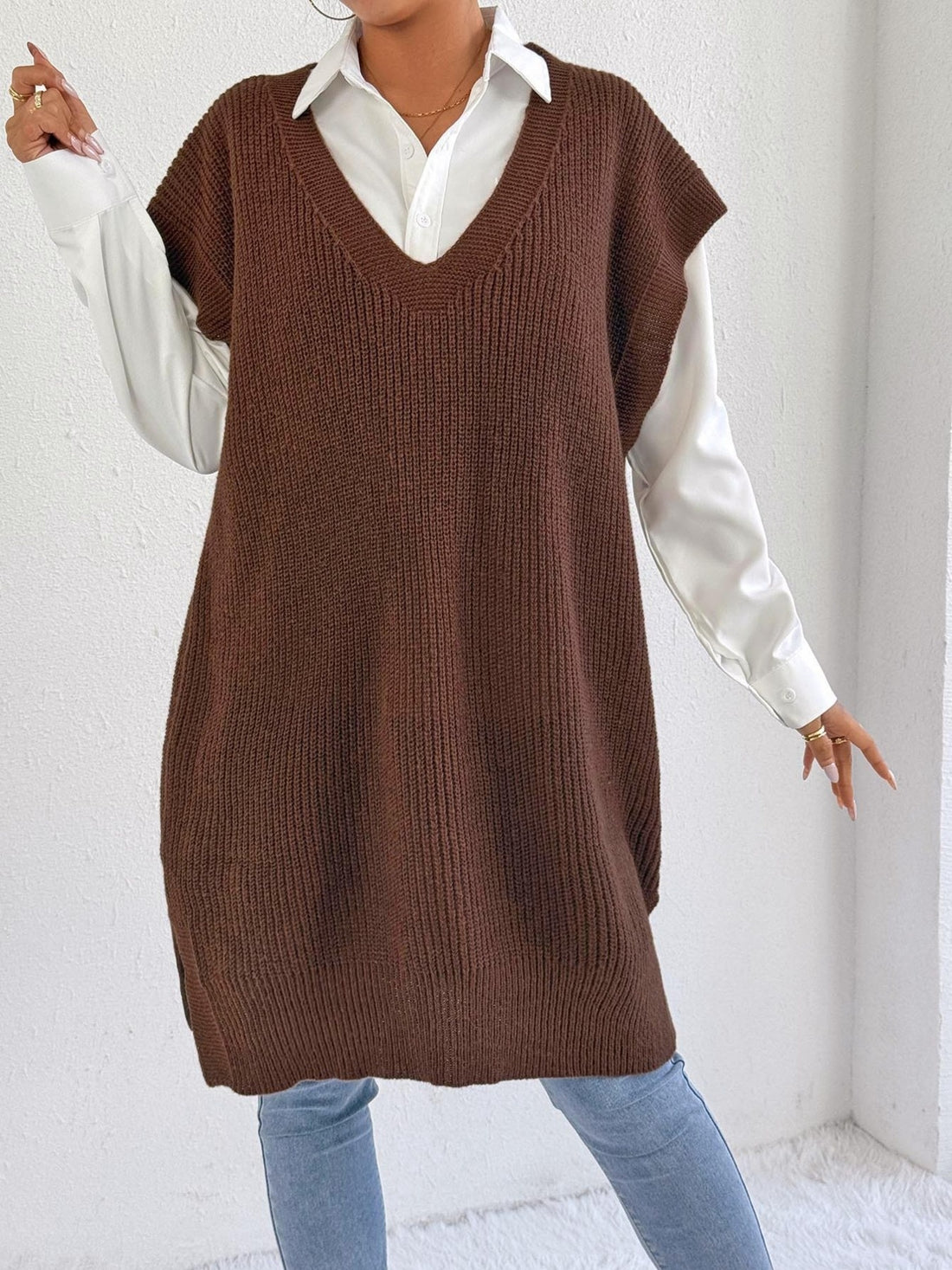 sweater vest in brown featuring oversized and oversized fit