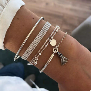 Alloy,Silver-plated Care instructions: Avoid wearing during exercise, as sweat w bracelet in Silver with fitted silhouette