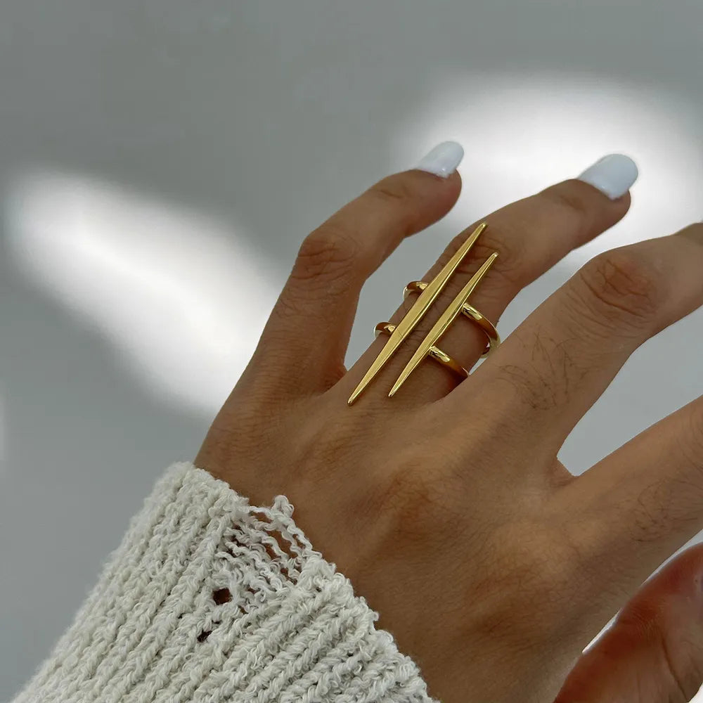 gold ring with geometric and null