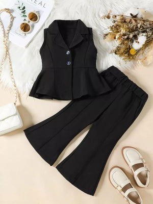 Black sleeveless peplum blazer and flare pants set for babies.