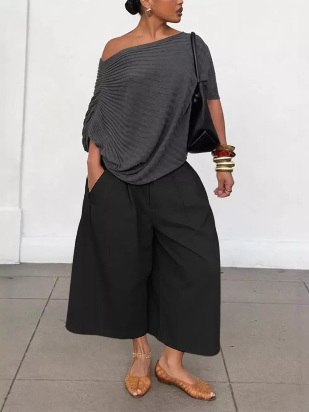 Black Wide-leg Cropped Pants