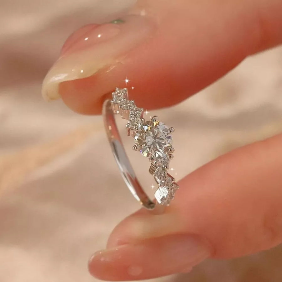 ring in clear with geometric and adjustable