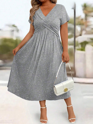 midi dress in Black with v-neck and short sleeve