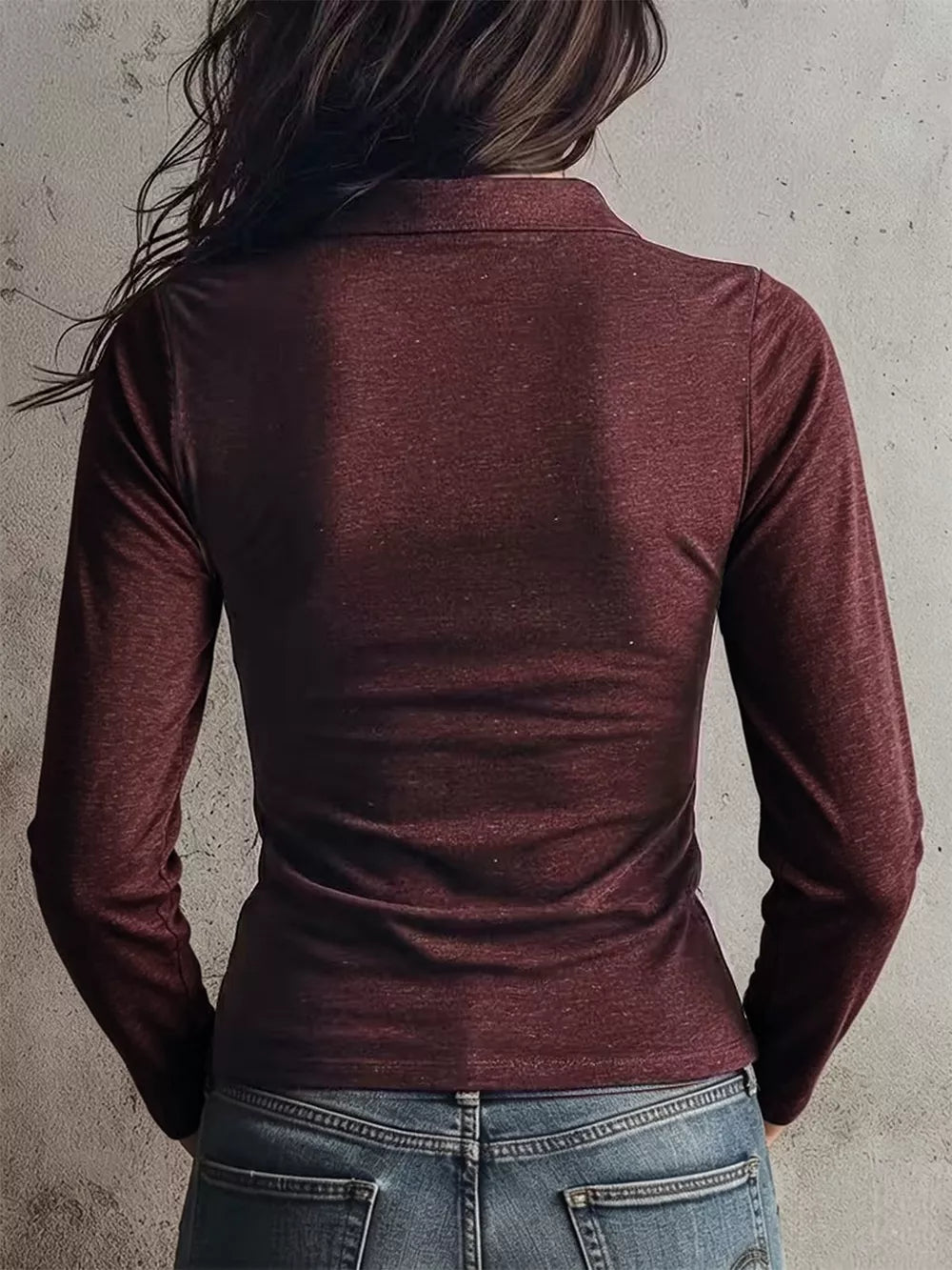 Black slim t-shirt with collared
