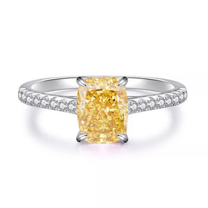 ring in silver with geometric and center stone