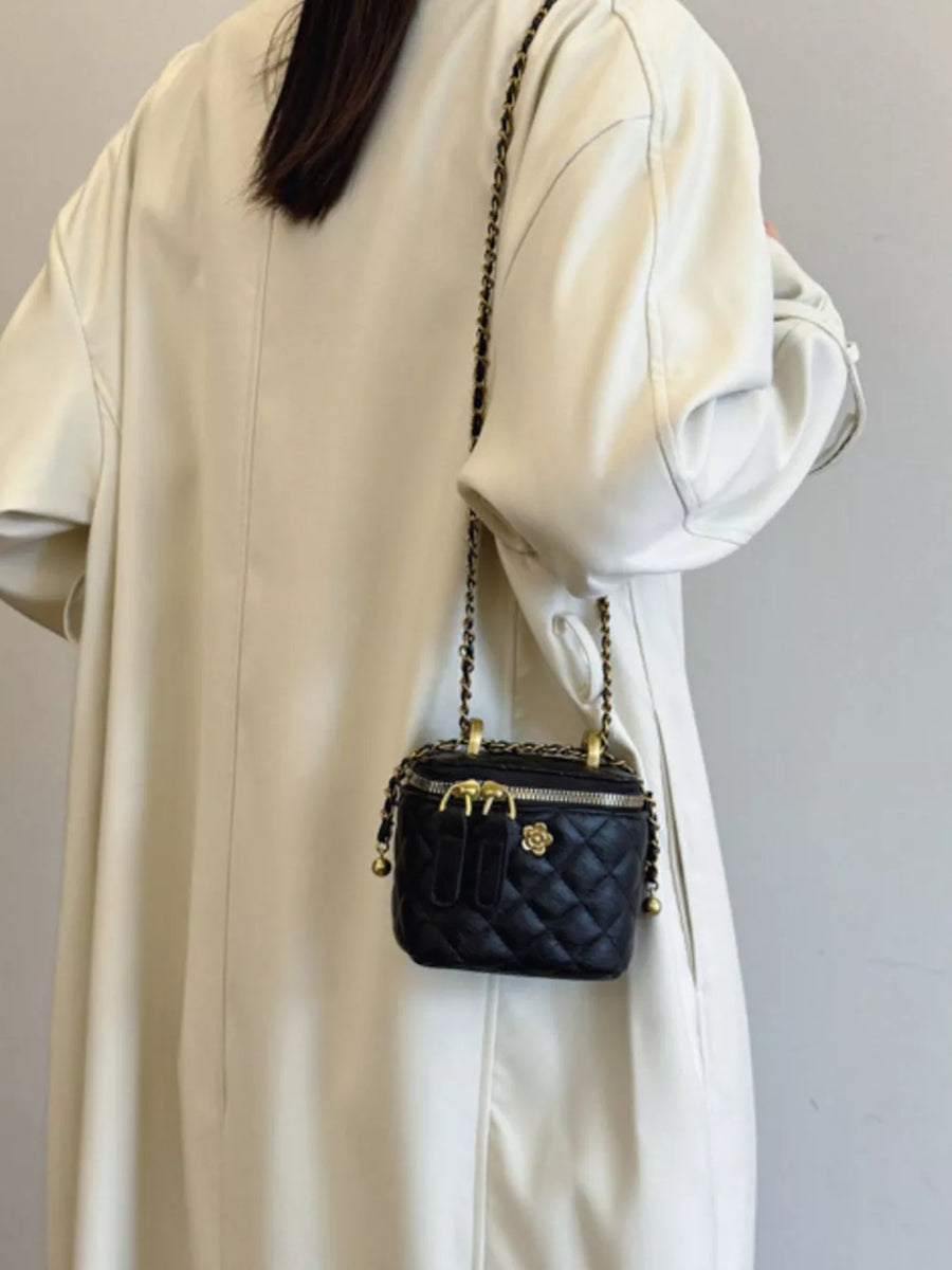Quilted Chain Strap Crossbody Bag in Black