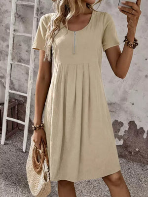 Violet A-line dress with zipper and short sleeve