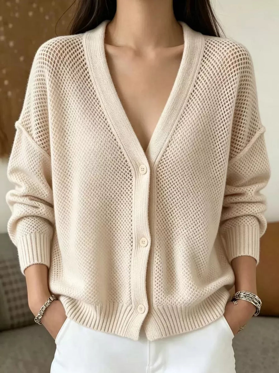 White cardigan with buttoned and long sleeve