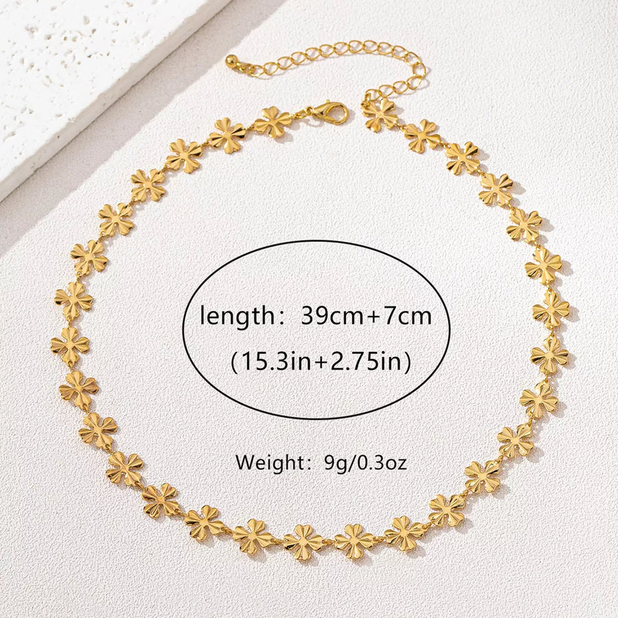 necklace in Gold with floral and 18K gold-plated