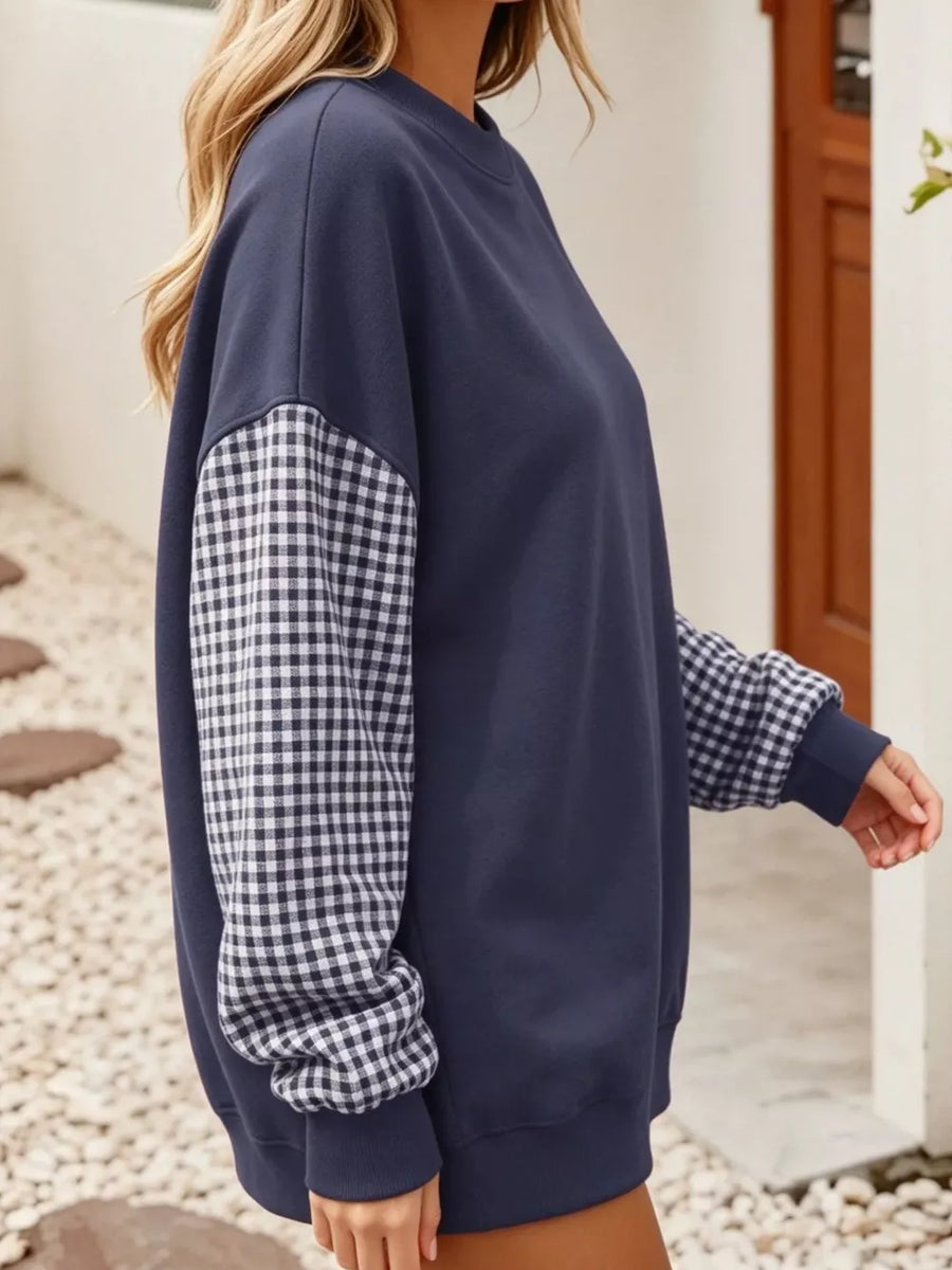 Contrast Gingham Long Sleeve Sweatshirt in white with stretch