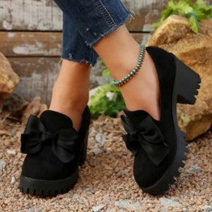 Black with Round Toe Block Heels Pumps